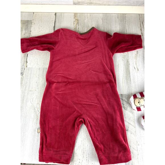 Disney Classic Pooh Baby 0–3 Months Christmas Gift Set Onesies Hat Bib Shoes NEW - Picture 3 of 6